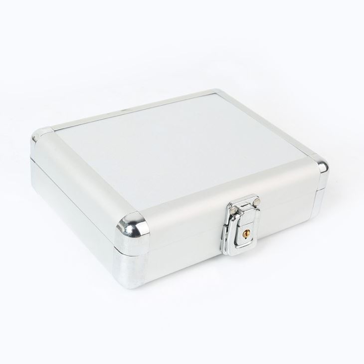 Maliit na Silver Aluminium Box